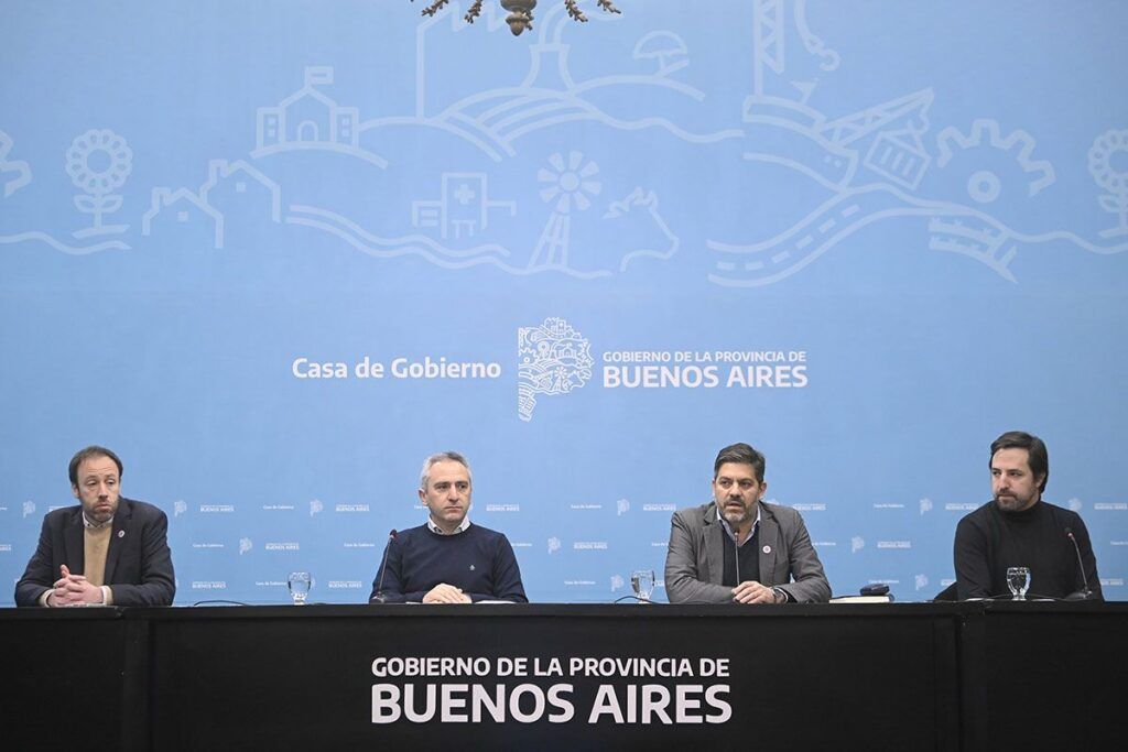 Anuncios sobre Desarrollo de la Comunidad, Salud y Economía en conferencia de prensa ministerial en Buenos Aires 1 web foto carlos bianco conferencia cuenta dni