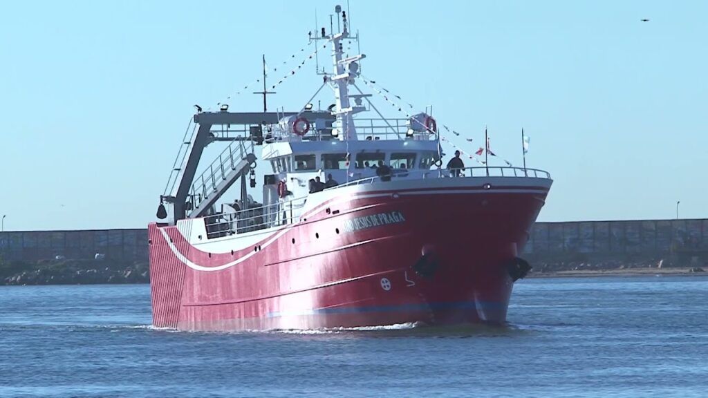 Buque pesquero varado en la boca de entrada al Golfo Nuevo: tripulantes ilesos y sin daños estructurales 1 1722536644 maxresdefault
