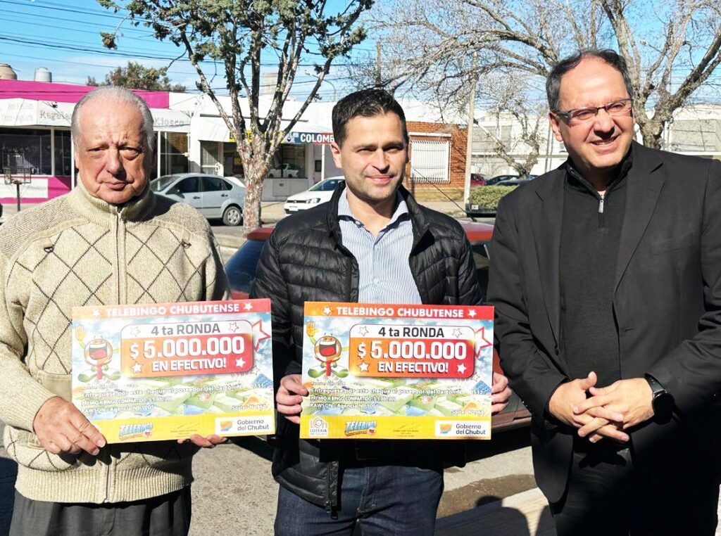 El presidente de Lotería del Chubut entrega premio de 10 millones de pesos y presenta próximo Telebingo de agosto 1 Loteria entrego 10 millones de pesos a dos ganadores del Telebingo Chubutense 1