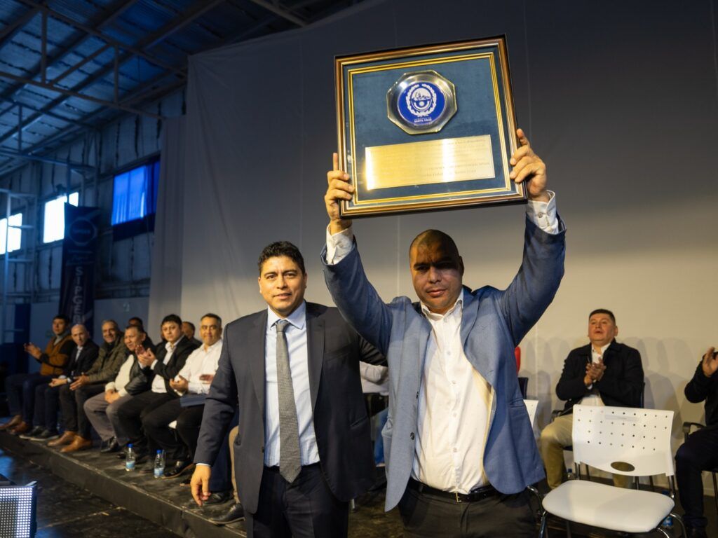 Claudio Vidal acompaña asunción histórica de la nueva Comisión Directiva del sindicato SIPGER en Pico Truncado 1 acto 1