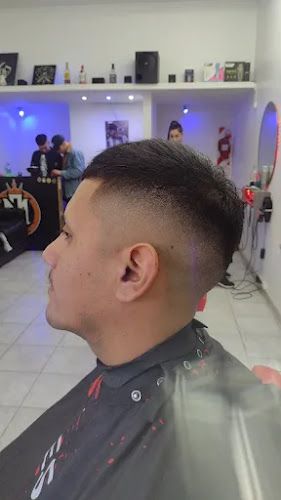 M J barbería peluquería 1 M J barberia peluqueria