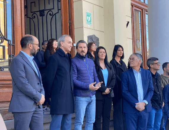 Gerardo Merino y Carlos Torrendell presentan avances en el Plan Integral de Alfabetización en Chubut 1 Merino y Torrendell realizan un balance del Plan de Alfabetizacion 1