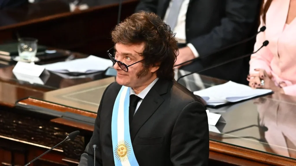 Javier Milei llevará al Congreso el esperado Presupuesto 2025 con déficit cero como pieza clave 1 adfqwewfasdf.webp