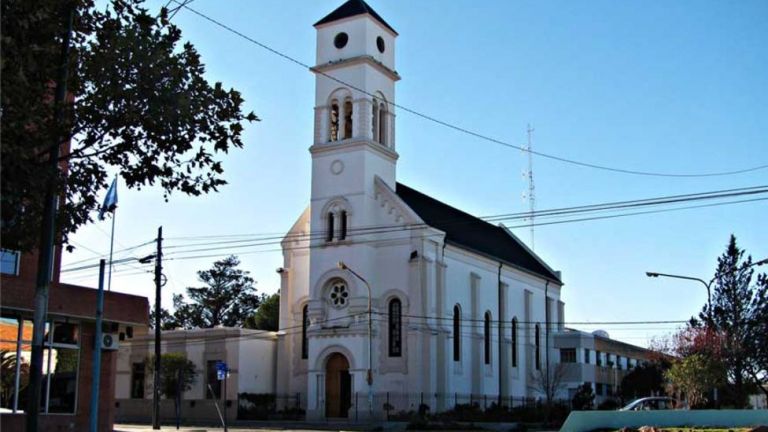 Robo y vandalismo en la iglesia de Rawson: autores desconocidos sustraen elementos de bronce y causan destrozos 1 iglesia rawson
