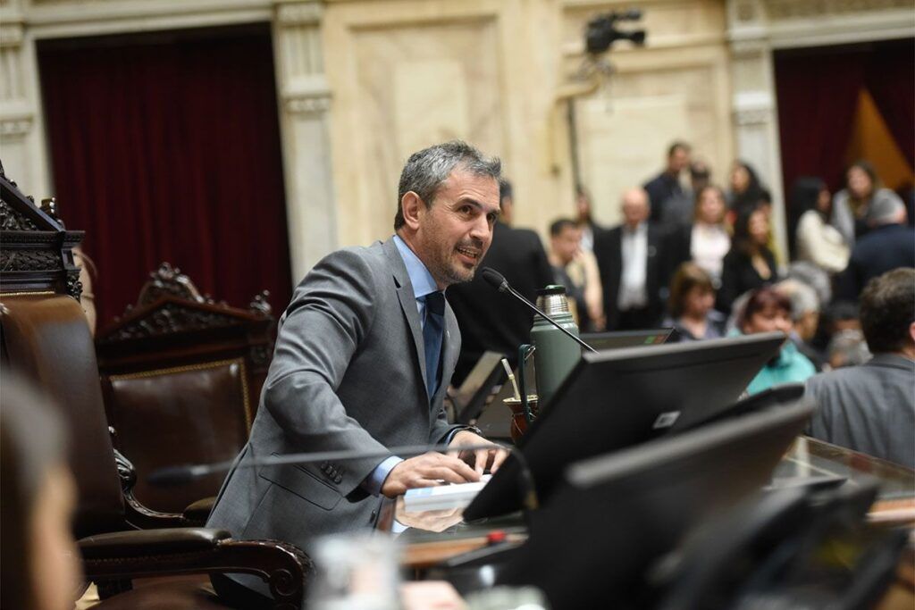 El presidente Milei presenta el Presupuesto 2025 ante el Congreso en una histórica sesión dominical 1 martin menem sesion veto presidencial Prensa diputados 1