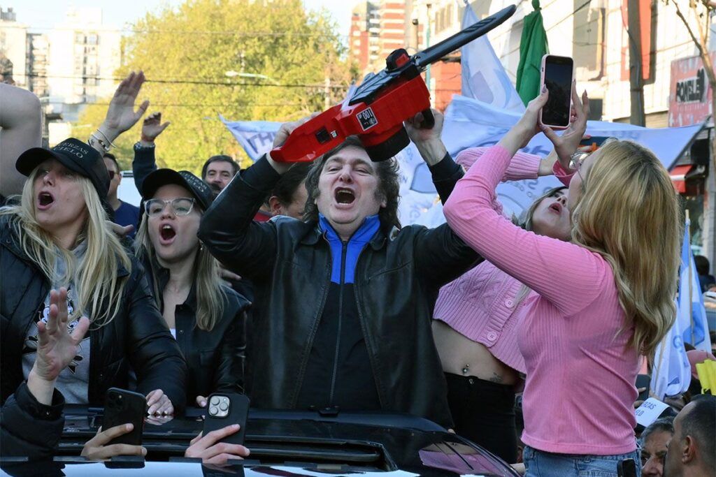 El gobierno serial de la crueldad: una restauración reaccionaria en Argentina 1 milei sierra foto na
