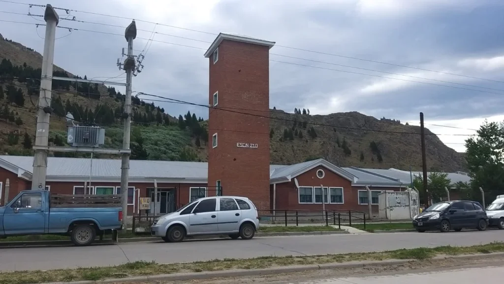 Atropello a menor de 11 años en Esquel: conductor de Ford Ka bajo investigación. 1 720 16.webp