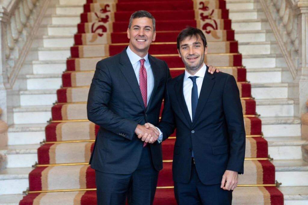 Gobernador de Chubut se reúne con presidente de Paraguay para fortalecer la cooperación bilateral 1 torres pena 1200x800
