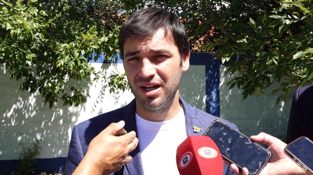 El gobernador de Chubut vincula desalojo en Parque Nacional Los Alerces con incendios en la cordillera provincial 1 1737225514 IGNACIO TORRES 1512025