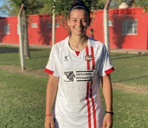 Abril Girandi renueva con Estudiantes de La Plata tras temporada exitosa 1 abril en estudiantes
