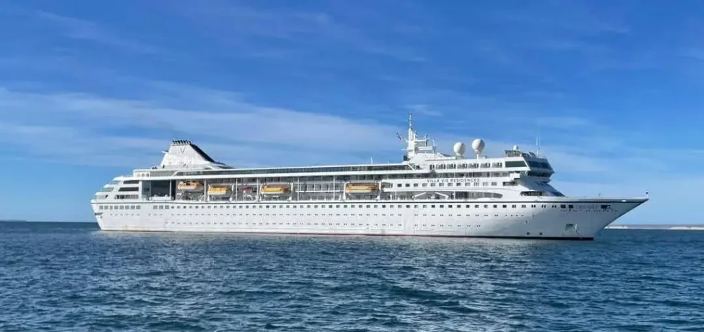 Dos Cruceros Adelantan Su Llegada a Puerto Madryn: Oportunidad para el Comercio Local 1 ODYSSEY EN DESEADO 2.webp
