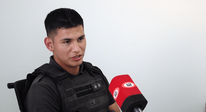 Oficial de policía salva a niña en Puerto Madryn: Acto heroico y reconocimiento. 1 ezequiel ojeda policia