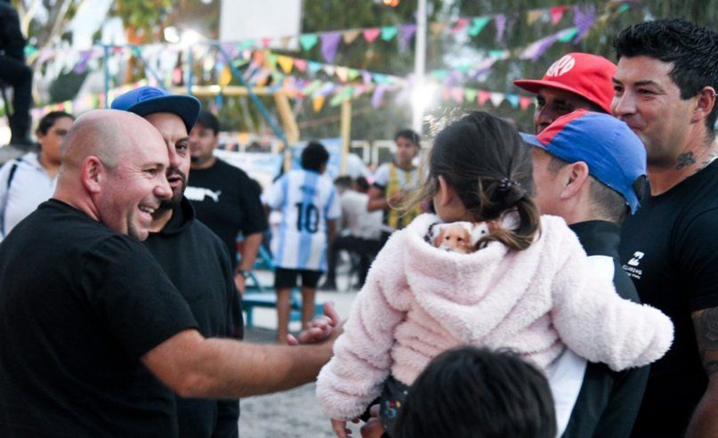 El intendente Gustavo Sastre se reúne con vecinos de Puerto Madryn para escuchar sus inquietudes 1 Sastre