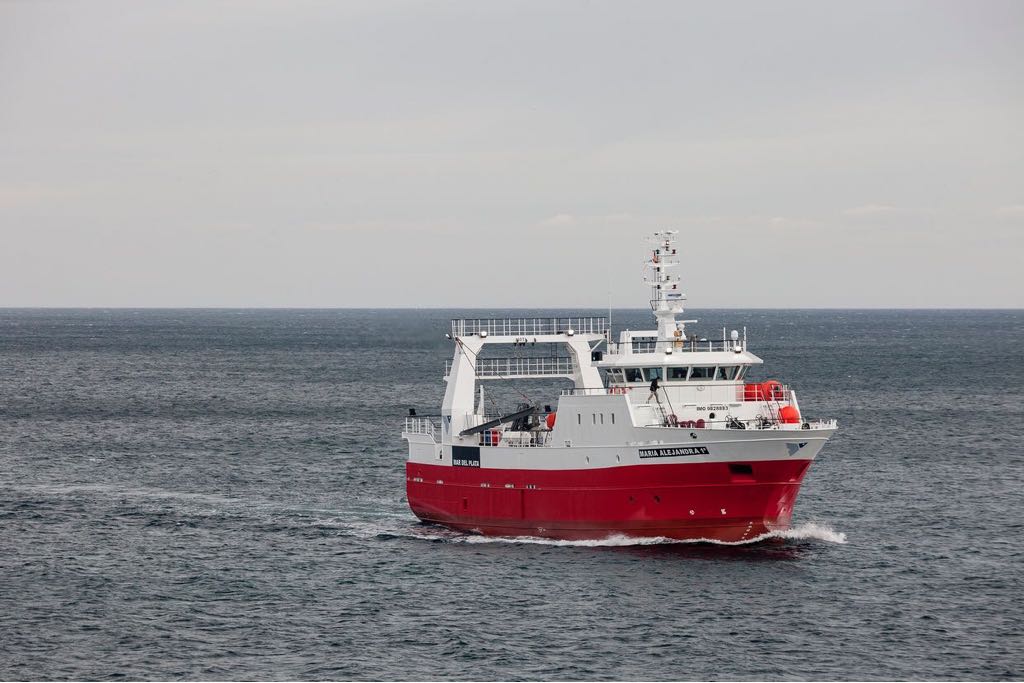 Relanzamiento de la prospección de langostino en aguas nacionales: Nuevo enfoque para reactivar la actividad pesquera. 1 langostino barco