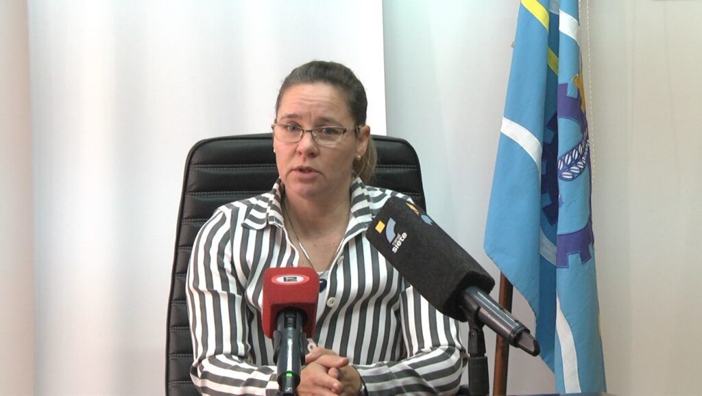 Ministra de Producción del Chubut entrega refuerzos invernales a productores rurales 1 LAURA MIRANTES 372025