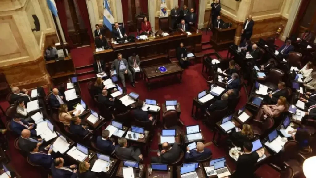 Aprobación de leyes que ponen en jaque al gobierno de Milei: cambios en la distribución de fondos a provincias 1 aprobacion de leyes que ponen en jaque al gobierno de milei cambios en la distribucion de fondos a provincias