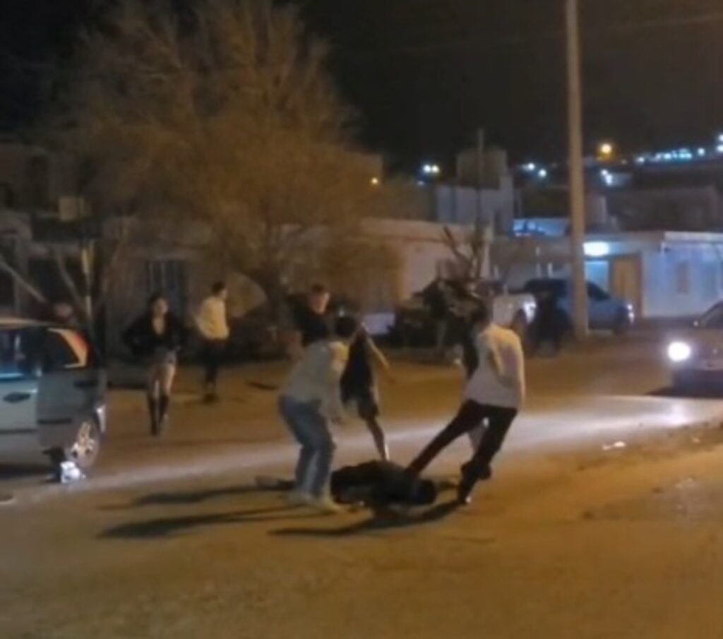 Joven de 20 años en estado grave tras agresión en Caleta Olivia: Presunto agresor identificado y detenido 1 ataque boliche caleta