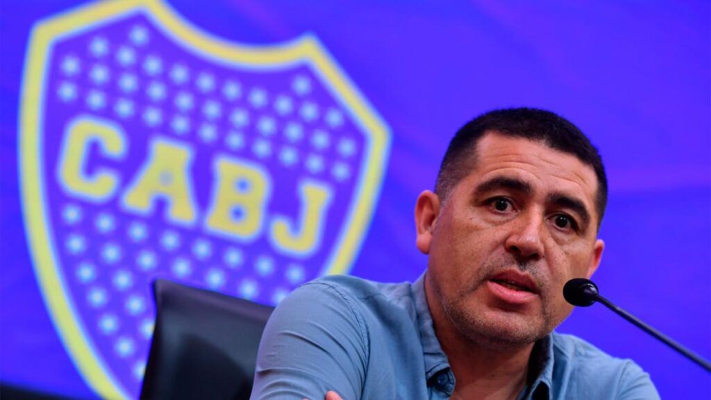 Boca Juniors anuncia salida de Mauricio Serna y Raúl Cascini y la disolución del Consejo de Fútbol 1 riquelme asumio en boca