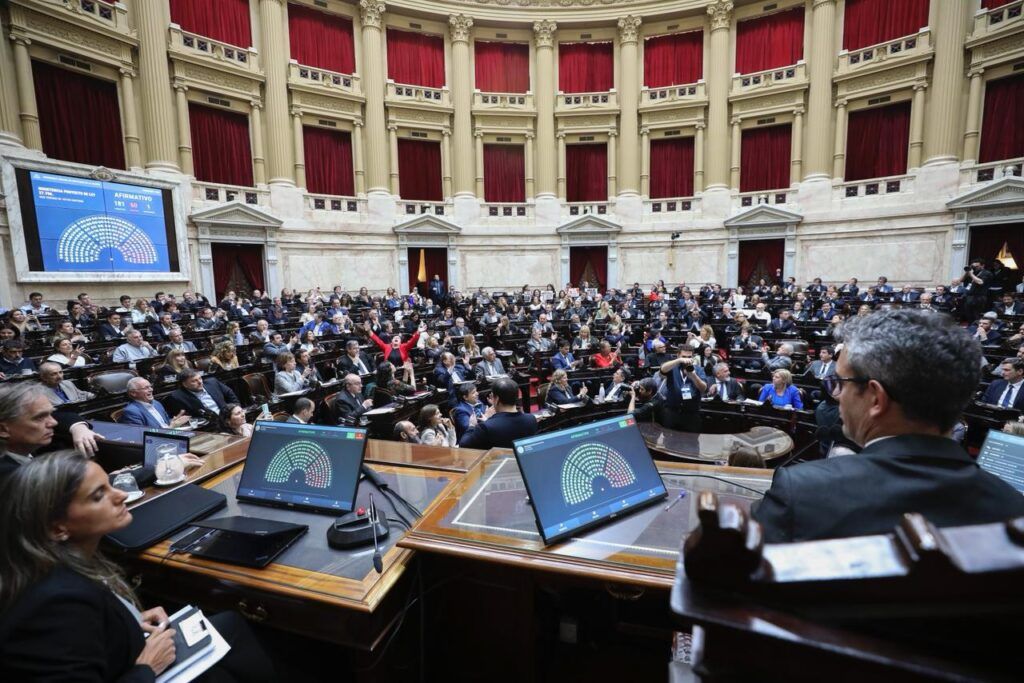 Avanzan negociaciones para aprobar el Presupuesto 2026 en la Cámara de Diputados 1 DIPUTADOS FESTEJAN EL NO VETO MARTIN MENEM