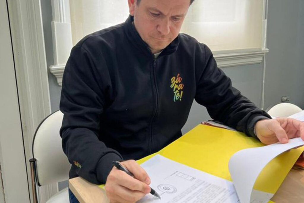 Zárate nombra a chatbot ZARA como funcionaria municipal: La revolución tecnológica con inteligencia artificial 1 Marcelo Matzkin nombro a una Inteligencia Artificial como funcionaria del municipio