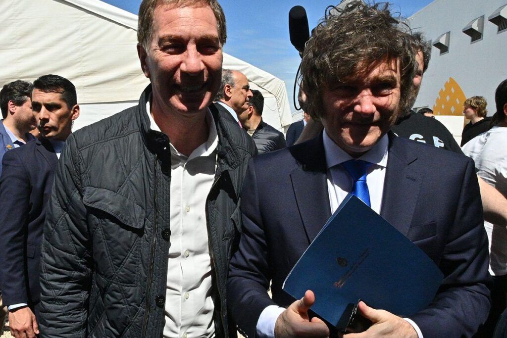 Javier Milei nombra a Diego Santilli como nuevo ministro del Interior en medio de cambios en el Gabinete 1 SANTILLI MILEI EN MAR DEL PLATA FOTO NA