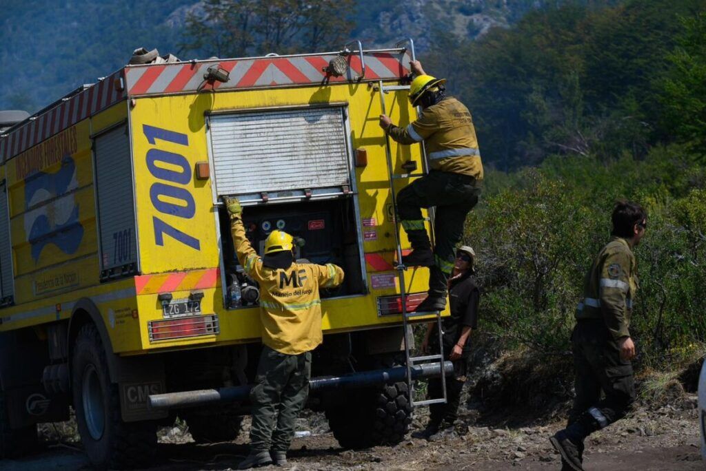 Avances significativos en incendios de Cholila y Los Alerces: Puerto Patriada controlado, Los Alerces contenido 1 WhatsApp Image 2026 02 17 at 15.17.16