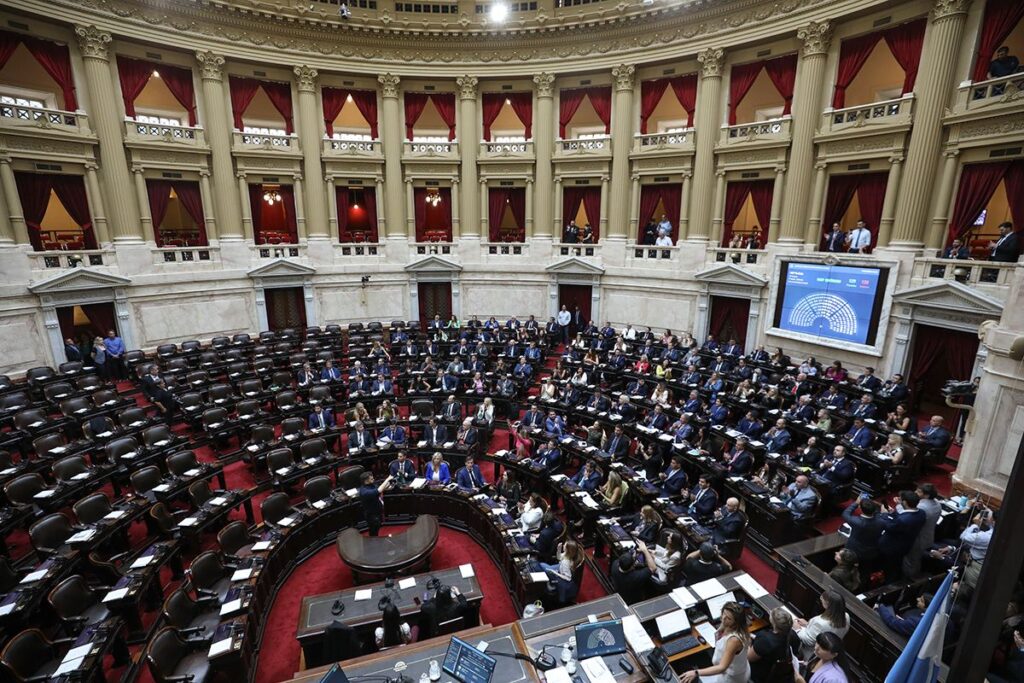 Debate en el Congreso por medidas para aliviar el sobreendeudamiento familiar - Propuestas de la oposición en agenda 2026 1 Diputados reforma laboral 1