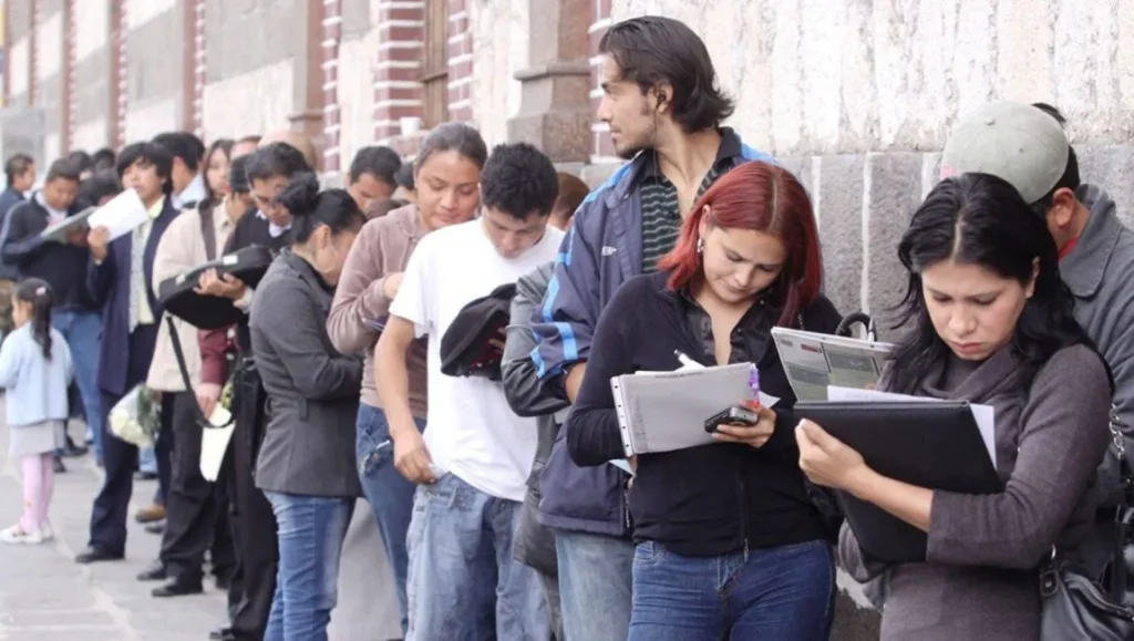 Chubut registra una caída del 6,5% en el mercado laboral formal en enero de 2026 1 empleo busqueda e1677847552253.webp