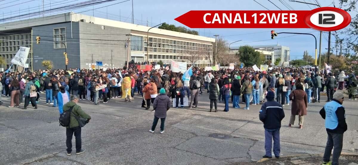 Trabajadores estatales de Rawson exigen mejoras salariales y laborales ...