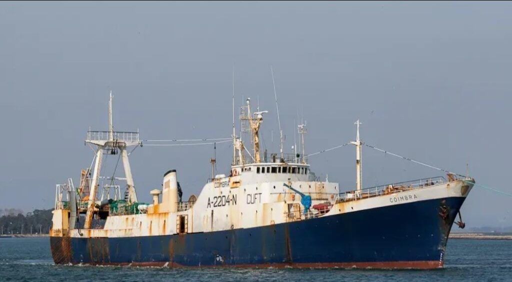 Prefectura Argentina detecta buque extranjero en presunta pesca ilegal en Zona Económica Exclusiva 1 prefectura
