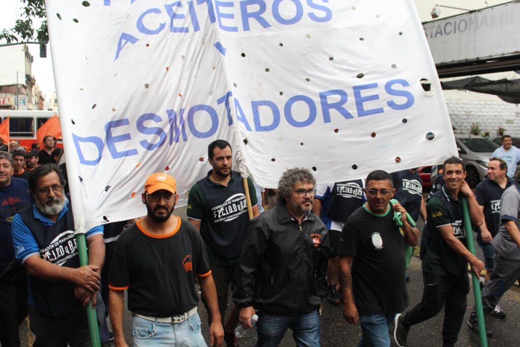 Huelga nacional de aceiteros por mejoras salariales. 1 WEB ACEITEROS 1 CREdito Prensa FTCIODyARA