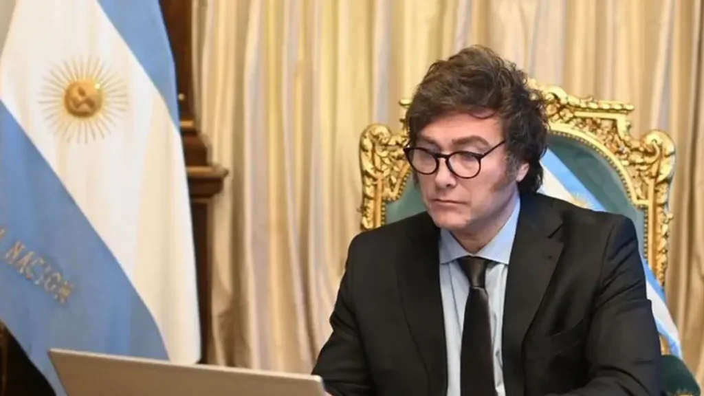 Presidente Javier Milei y Demian Reidel publican investigación preliminar sobre economía y trabajo: Minimum Viable Scale, Extinction and Escape under Increasing Returns 1 milei bloque.webp