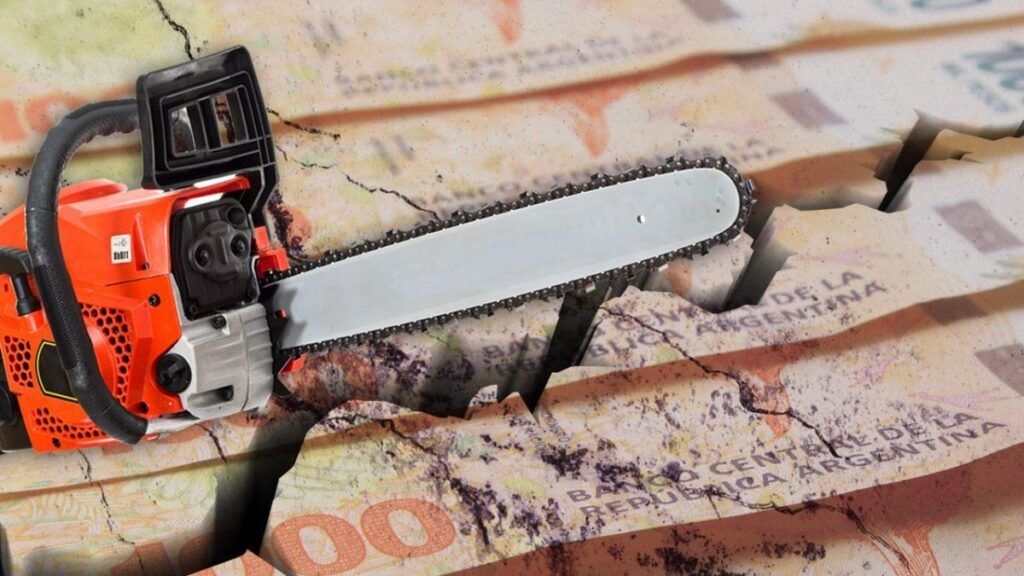 Provincias argentinas sufren duro ajuste de fondos en el primer semestre 1 motosierra pesos recorte ajuste gasto publicojpg