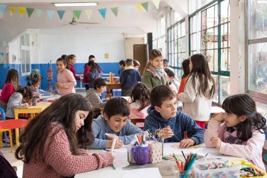 El gobierno de Buenos Aires reduce el salario de docentes en programa de Vacaciones en la Escuela 1 vacaciones en la escuela gcba