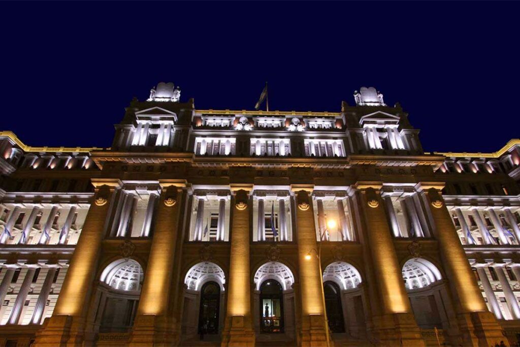 La Corte Suprema de Justicia restablece la Ley de Tierras y ordena continuar el trámite en Bariloche 1 l Palacio de Tribunales